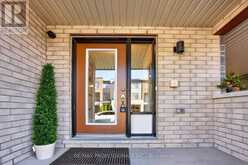 5 DELANO WAY | Newmarket Ontario | Slide Image Five