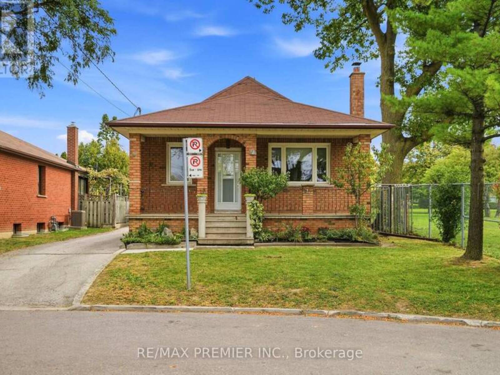 1 MAYO DRIVE, Toronto, Ontario M6L 2X1