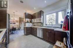 24 CEDARBANK CRESCENT | Toronto Ontario | Slide Image Sixteen
