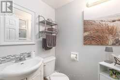 1 WISHBONE CRESCENT | Ajax Ontario | Slide Image Ten