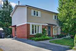 6 STANBRIDGE COURT | Toronto Ontario | Slide Image Two