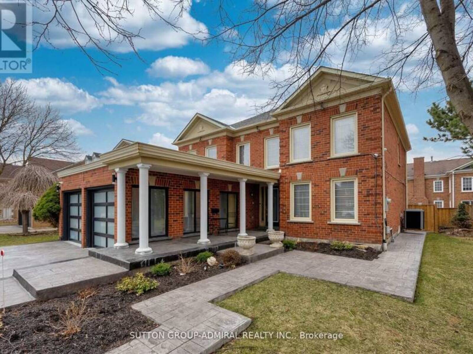 1 REGENT STREET, Richmond Hill, Ontario L4C 9A9