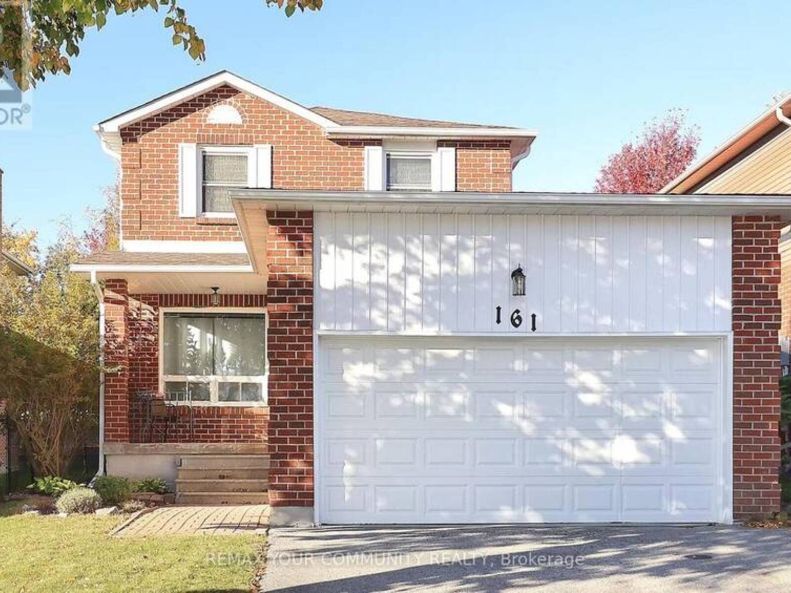 161 BILLINGS CRESCENT, Newmarket, Ontario L3Y 7Y1