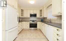 161 BILLINGS CRESCENT | Newmarket Ontario | Slide Image Ten