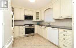 161 BILLINGS CRESCENT | Newmarket Ontario | Slide Image Eleven