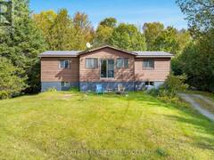 7 COUCHICHING CRESCENT Tiny Ontario, L9M 0C6