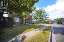 2 CHECKERBERRY CRESCENT | Brampton Ontario | Slide Image Three