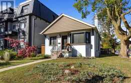 54 EAST DRIVE | Toronto Ontario | Slide Image Three