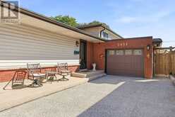 2432 CYPRUS AVENUE | Burlington Ontario | Slide Image Three