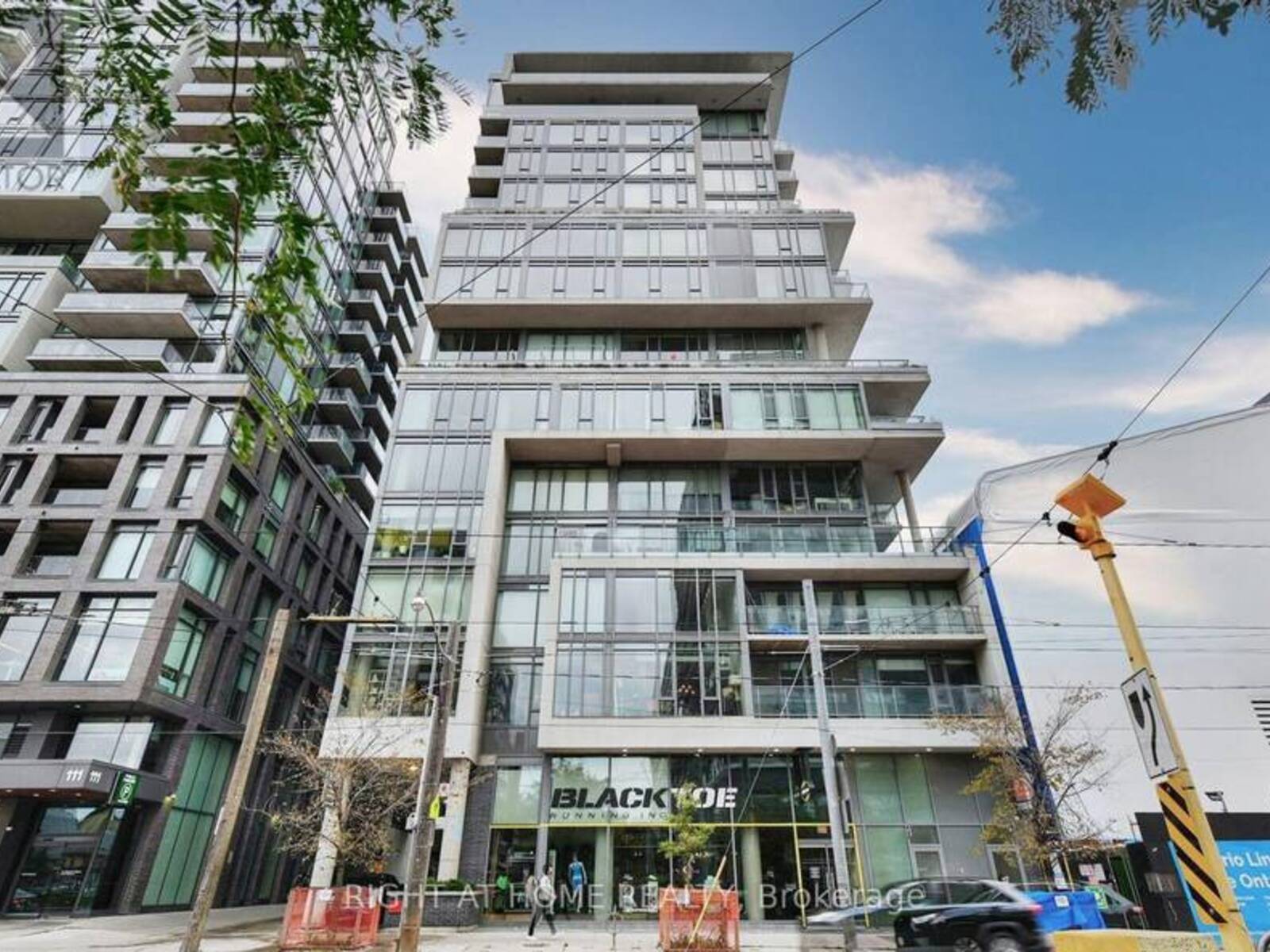 422 - 95 BATHURST STREET, Toronto, Ontario M5V 0H7
