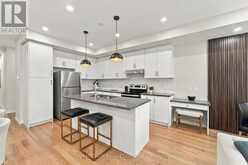 2076 COPPENWOOD COMMON | Burlington Ontario | Slide Image Twelve
