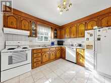 14 SHANEEN BOULEVARD | Toronto Ontario | Slide Image Nine