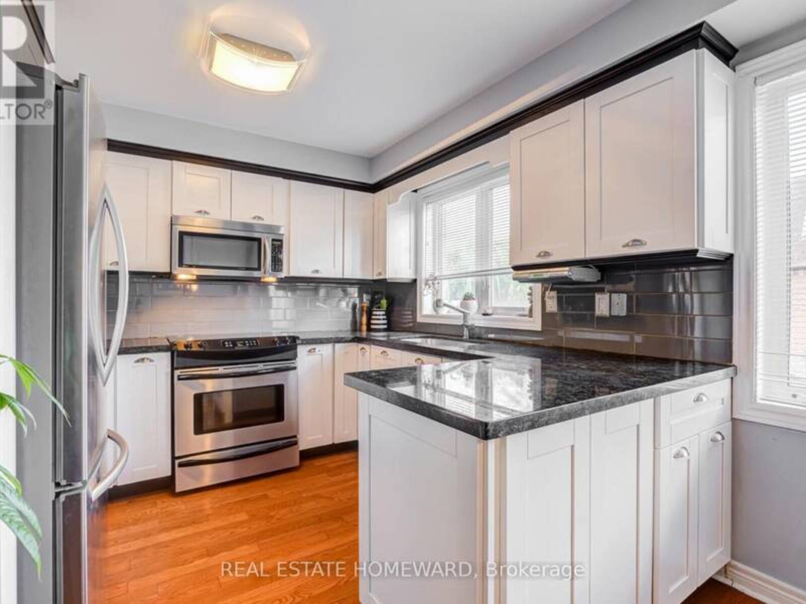 5A FALMOUTH AVENUE, Toronto, Ontario M1K 4M5
