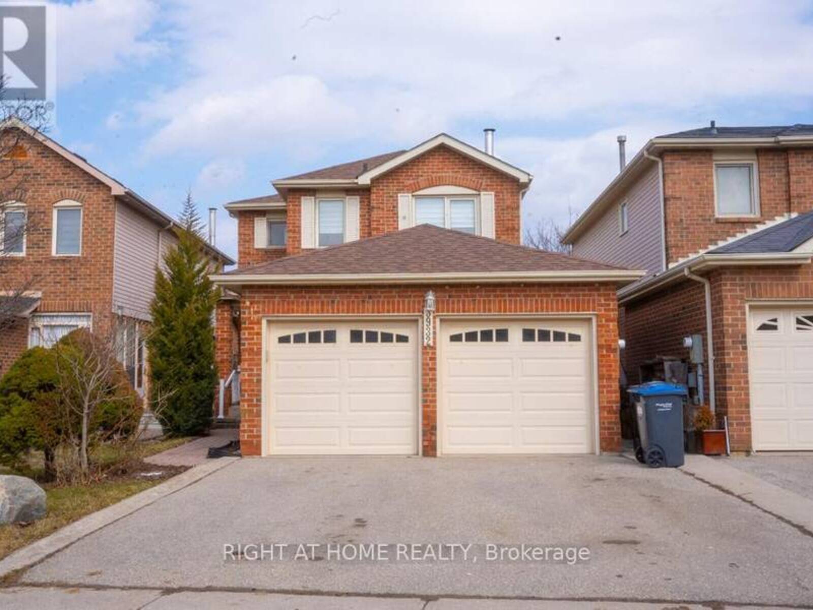 3932 RUSHTON CRESCENT, Mississauga, Ontario L5L 4H8