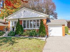 18 NASHLAND AVENUE Toronto Ontario, M9B 2V4