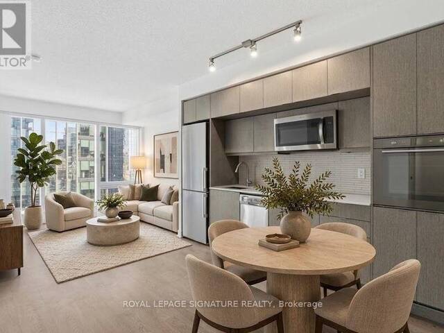 2004 - 10 YORK STREET Toronto Ontario, M5J 0E1 - 2 Bedrooms Condo For Sale