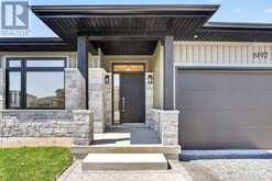 6192 CURLIN CRESCENT | Niagara Falls Ontario | Slide Image Four
