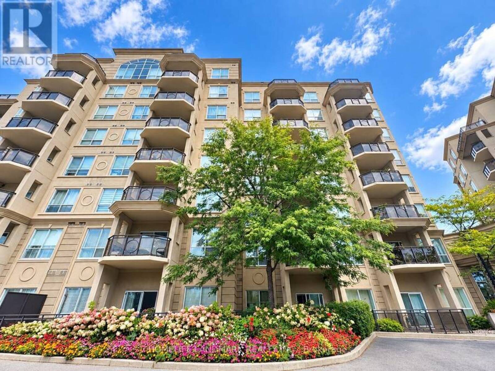 512 - 8 MAISON PARC COURT, Vaughan, Ontario L4J 9K5