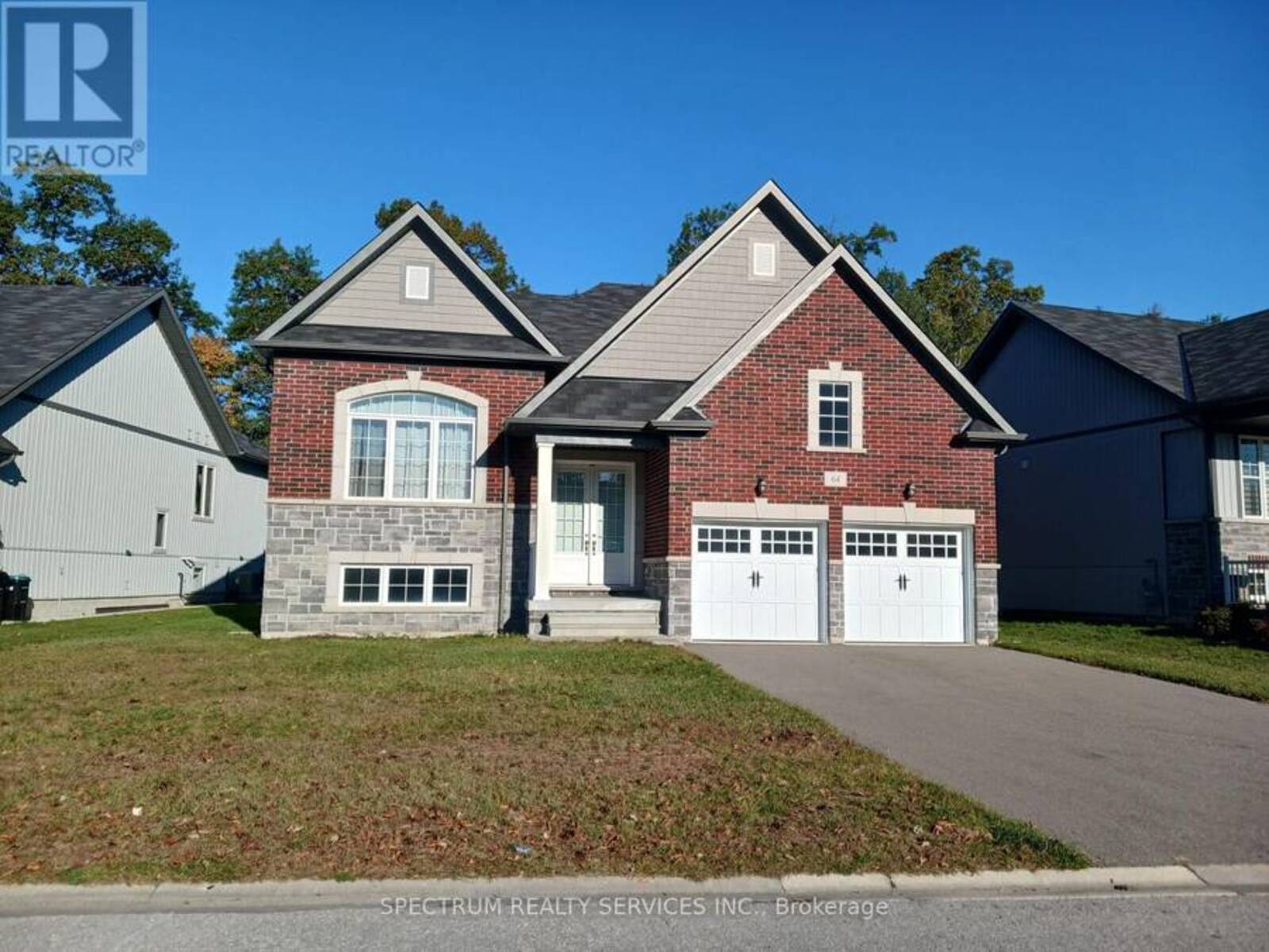 64 REGINA BOULEVARD, Wasaga Beach, Ontario L9Z 1M8