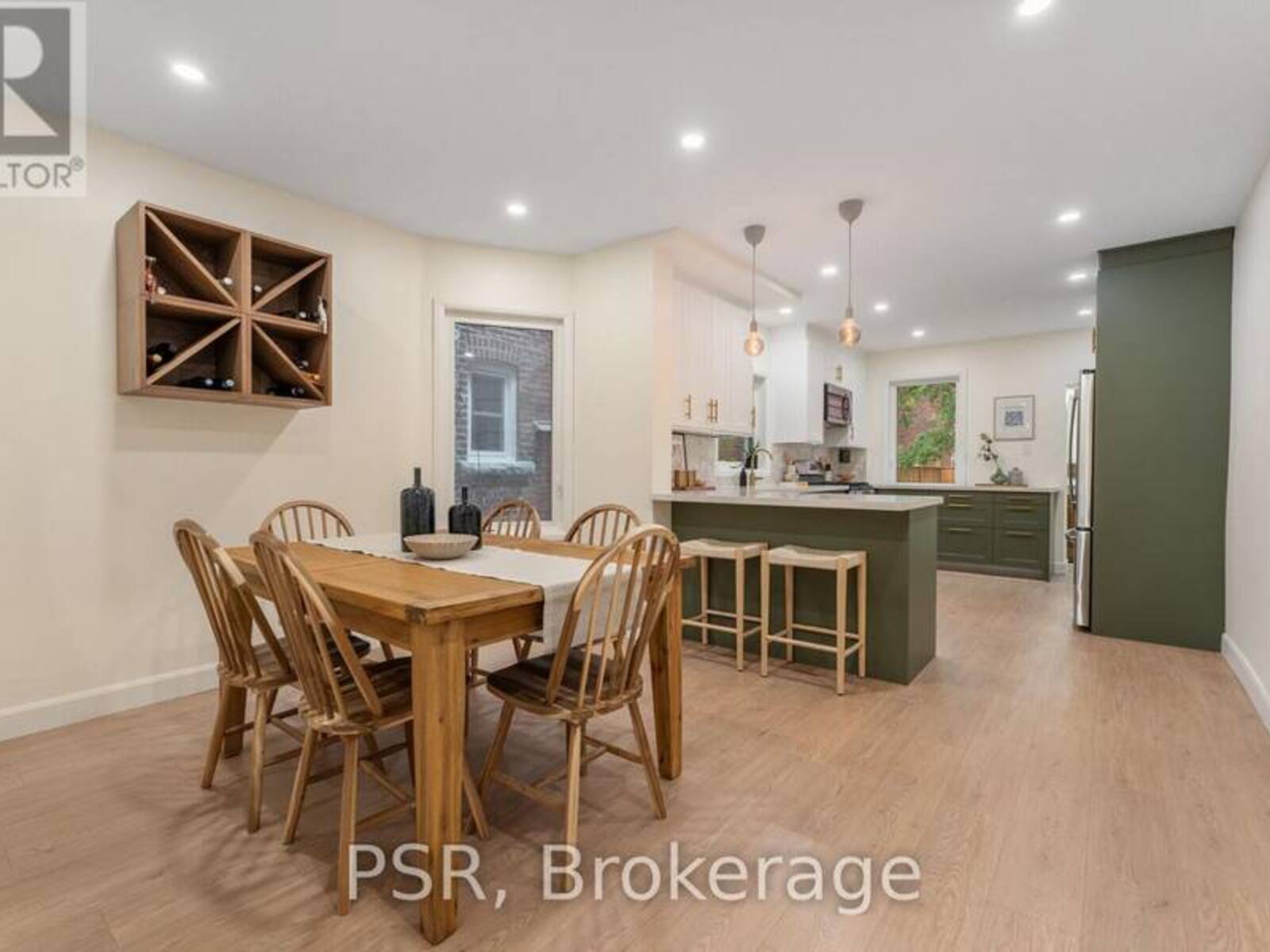 1045 OSSINGTON AVENUE, Toronto, Ontario M6G 3V9