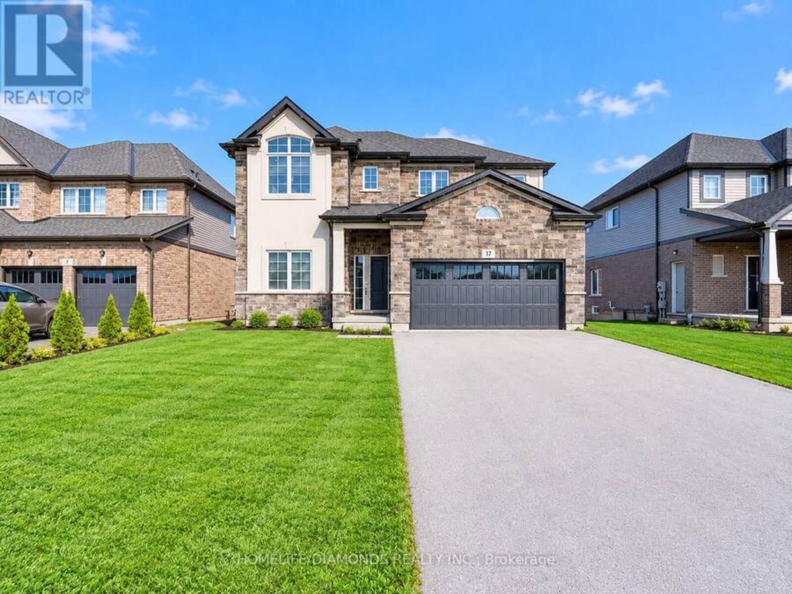 17 MONARCH STREET, Welland, Ontario L3C 0E6