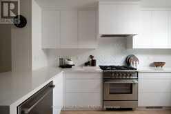 251 CRAWFORD STREET | Toronto Ontario | Slide Image Nine