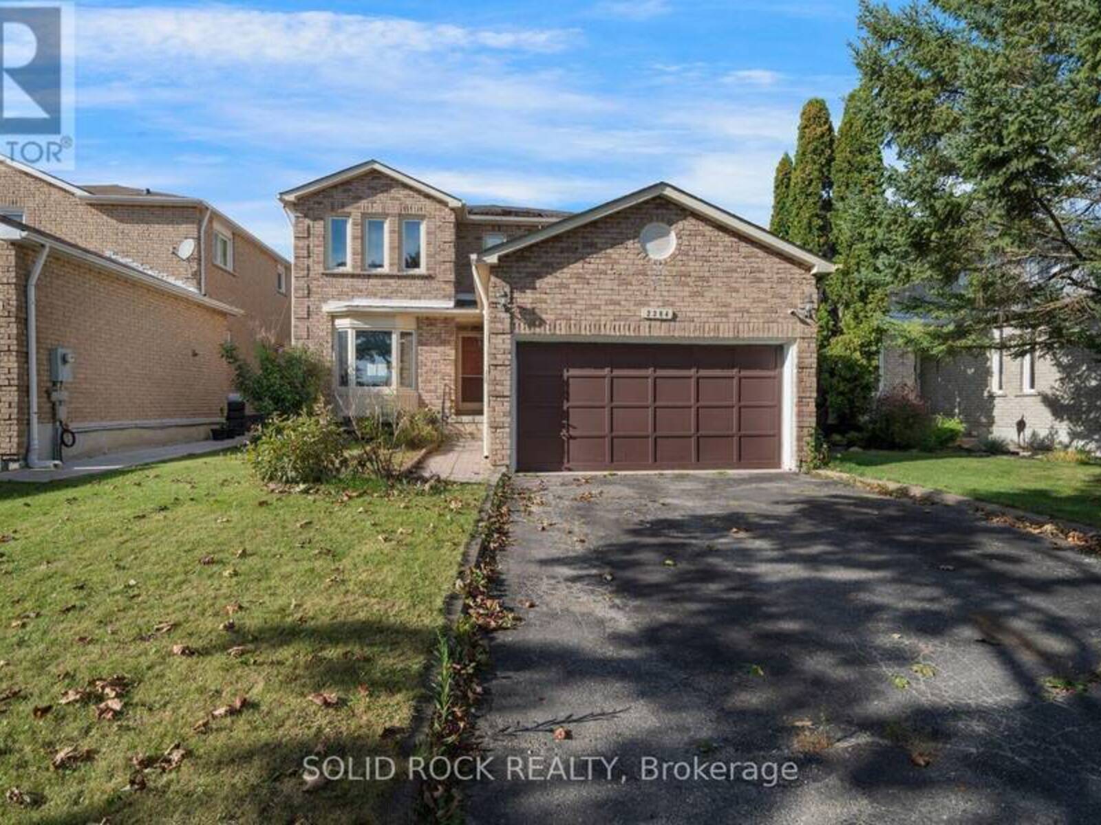 2394 STRATHMORE CRESCENT, Pickering, Ontario L1X 2H7