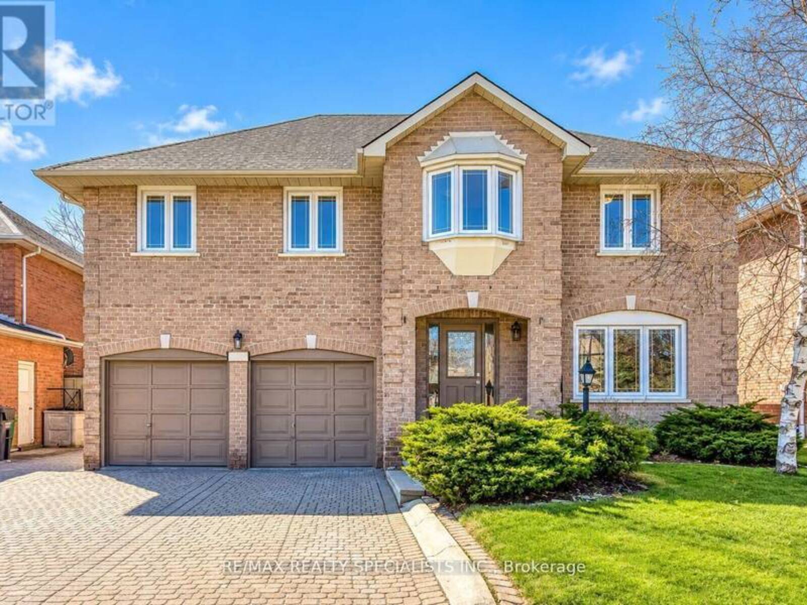 102 SUNFOREST DRIVE, Brampton, Ontario L6Z 4B2