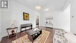 9 BACKHOUSE DRIVE | Richmond Hill Ontario | Slide Image Fifteen