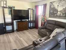 147 BURNS CIRCLE | Barrie Ontario | Slide Image Six