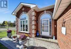 169 EMMS DRIVE | Barrie Ontario | Slide Image Six