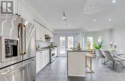 2093 SHORNCLIFFE BOULEVARD | Oakville Ontario | Slide Image Ten
