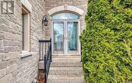 2093 SHORNCLIFFE BOULEVARD | Oakville Ontario | Slide Image Two