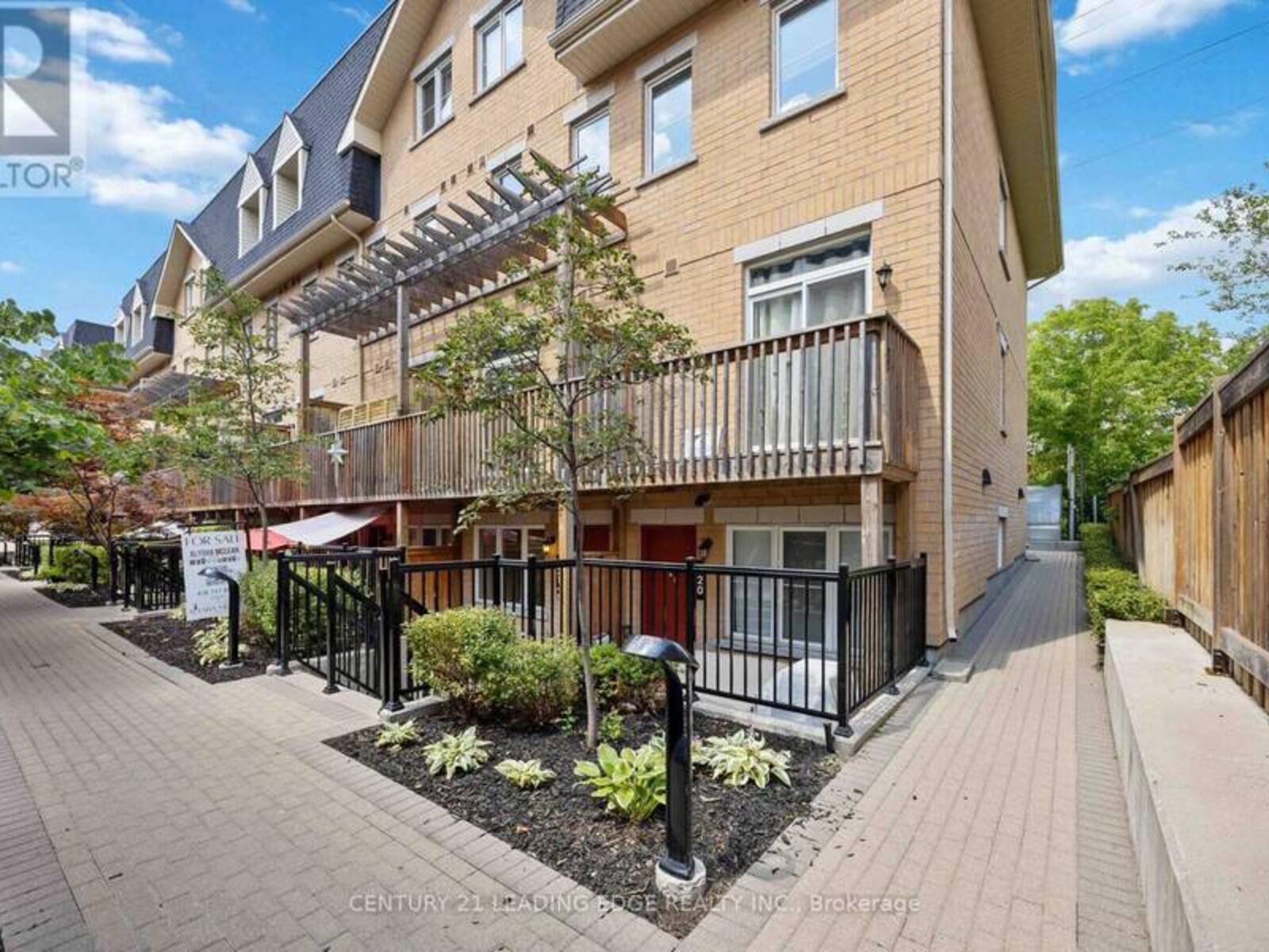121 - 380 HOPEWELL AVENUE, Toronto, Ontario M6E 2S2