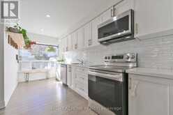 124 SPRINGHEAD GARDENS | Richmond Hill Ontario | Slide Image Fifteen