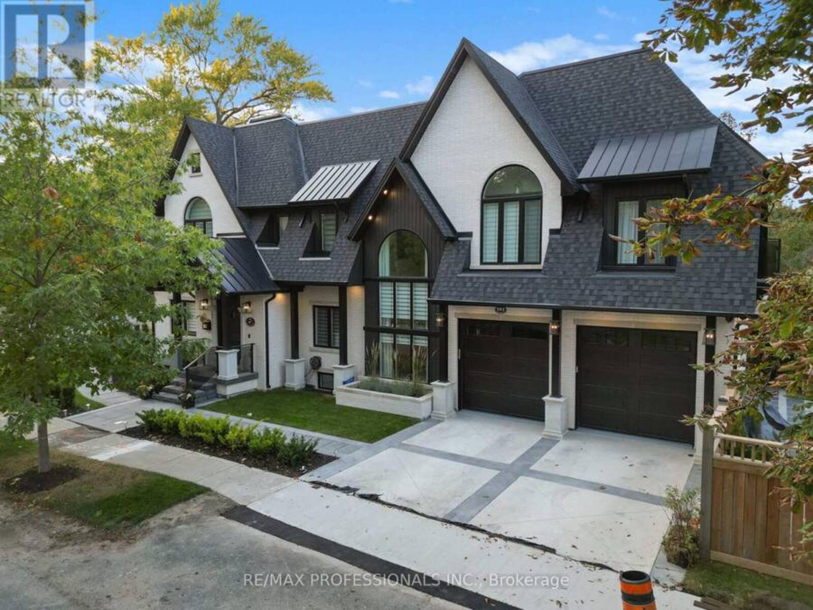 161 THE KINGSWAY, Toronto, Ontario M8X 2V5