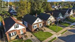 143 HUXLEY AVENUE S | Hamilton Ontario | Slide Image Three