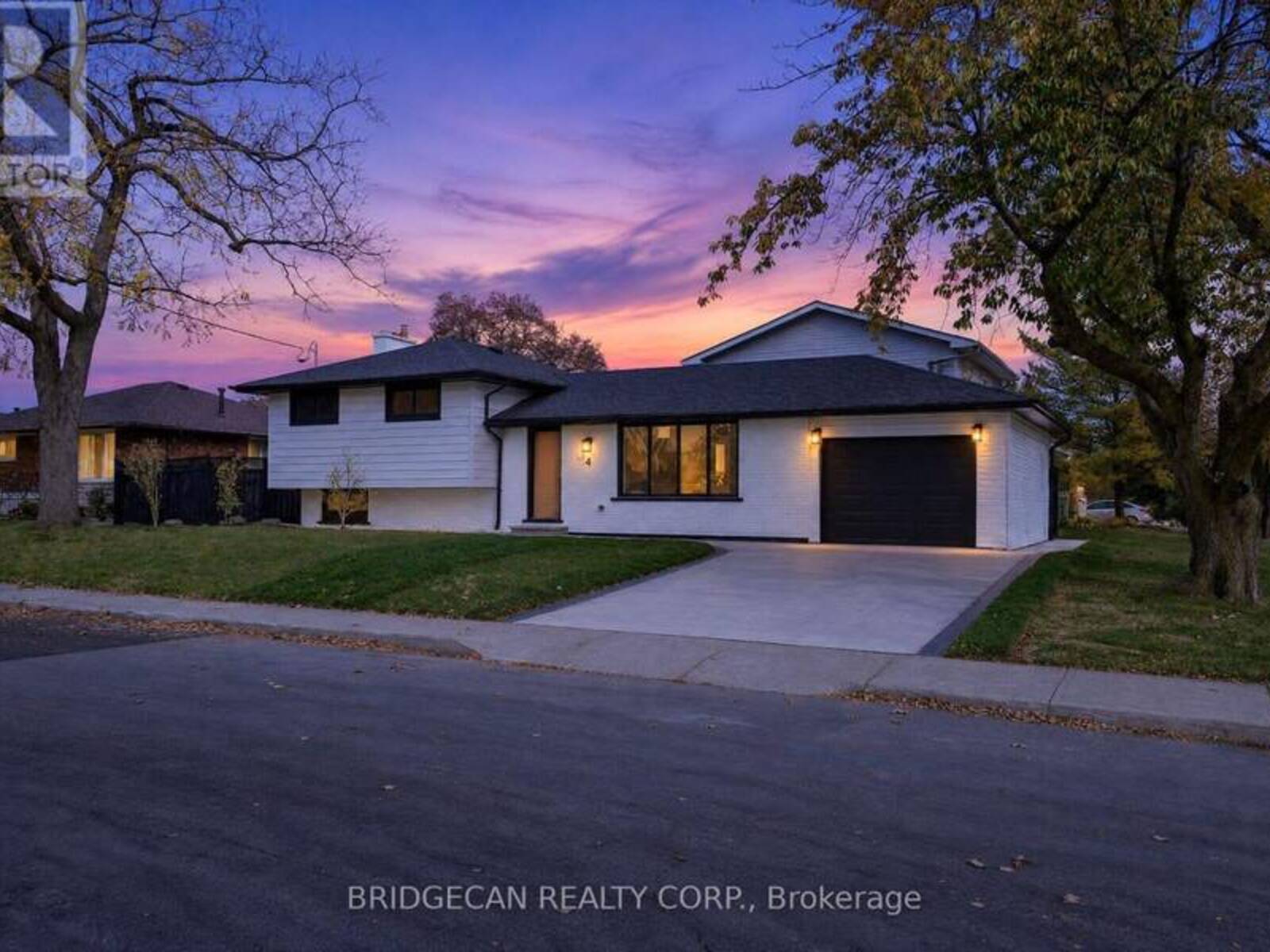 4 BERMUDA COURT, Hamilton, Ontario L9C 2J8