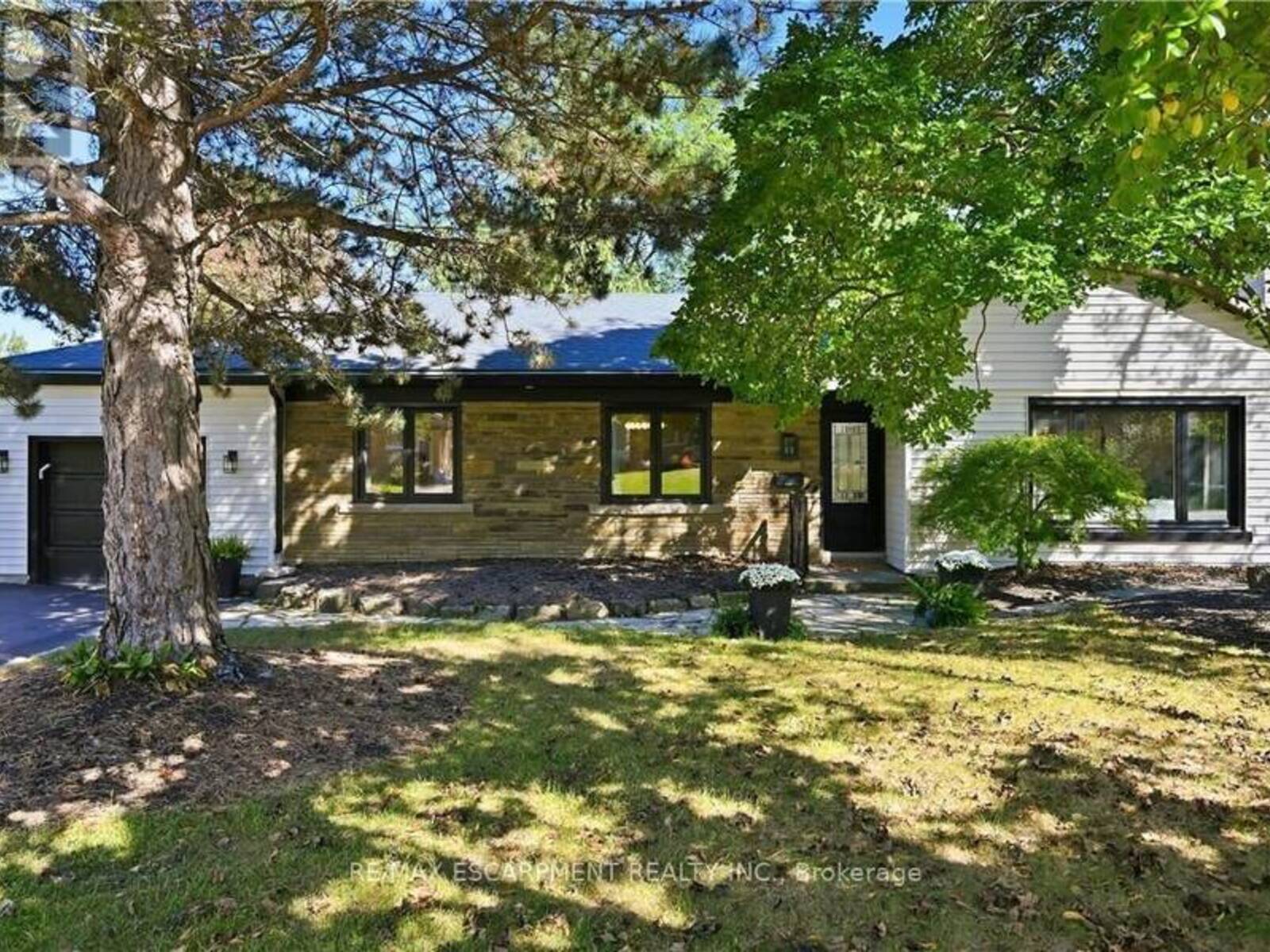 869 CONDOR DRIVE, Burlington, Ontario L7T 3A8