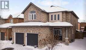 9 KIERLAND ROAD | Barrie Ontario | Slide Image Two