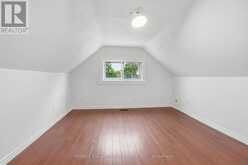 32 OAK AVENUE | Hamilton Ontario | Slide Image Thirty