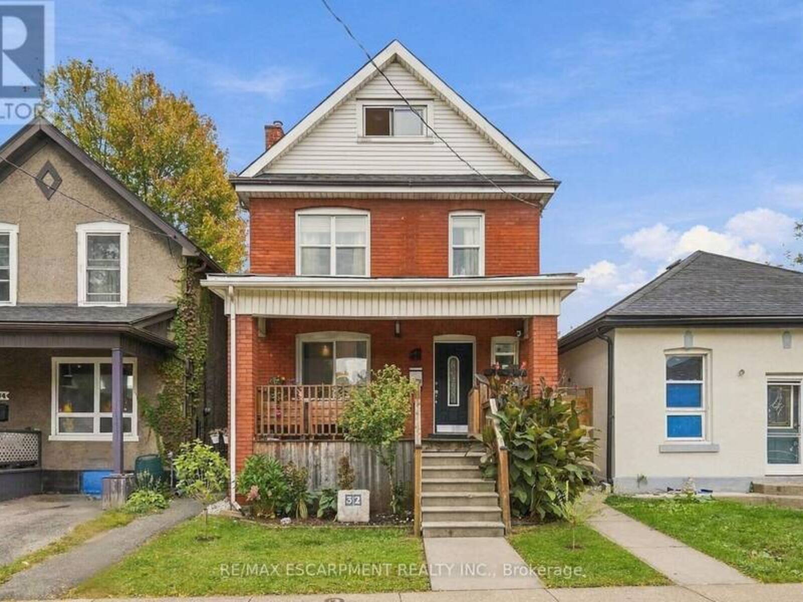 32 OAK AVENUE, Hamilton, Ontario L8L 5M8