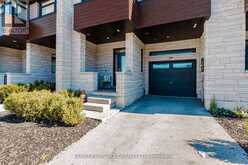 19 - 35 MIDHURST HEIGHTS | Hamilton Ontario | Slide Image Two
