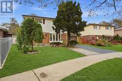 19 STARLAKE DRIVE | Toronto Ontario | Slide Image Four