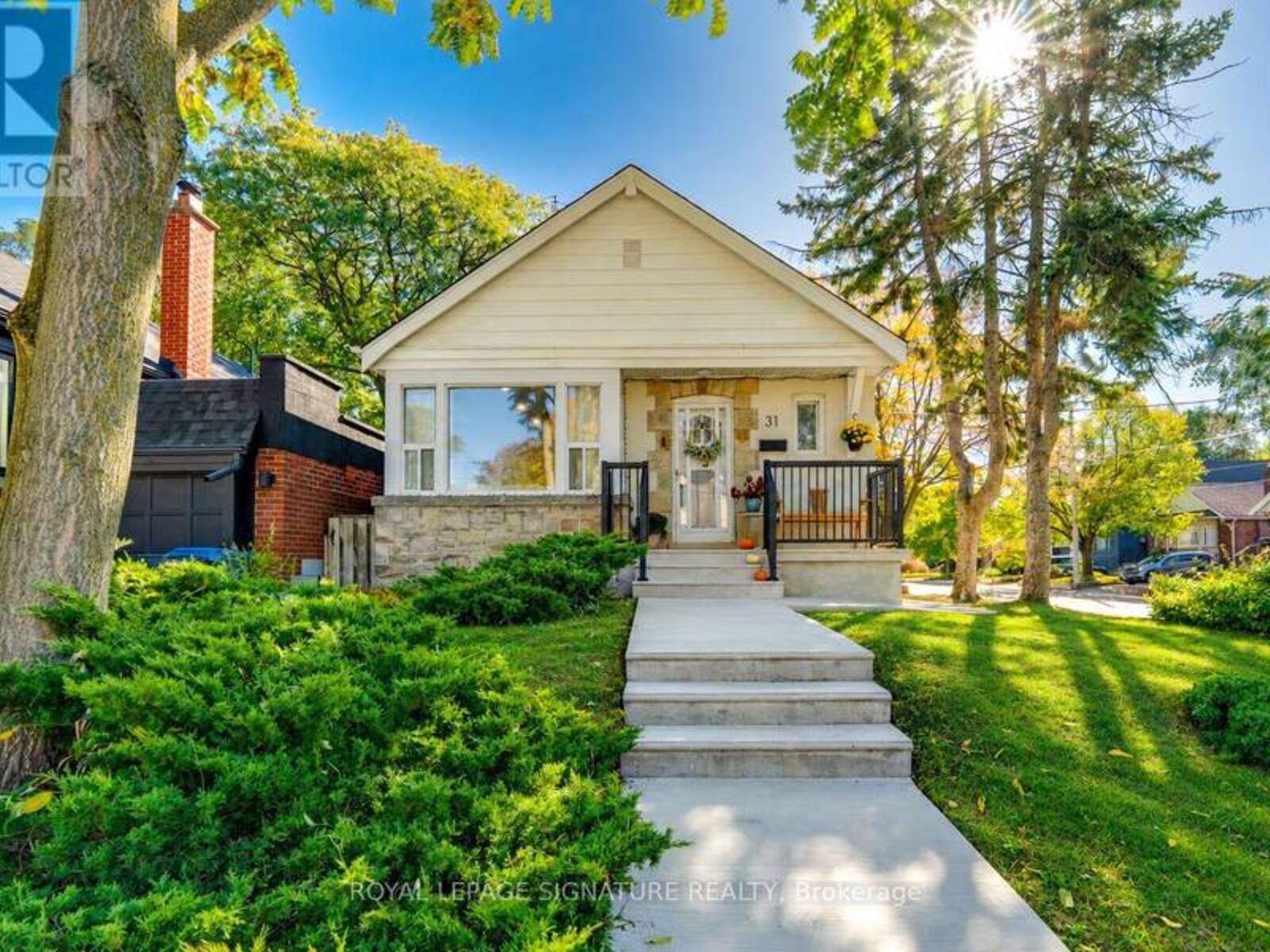 31 DAVIES CRESCENT, Toronto, Ontario M4J 2X7
