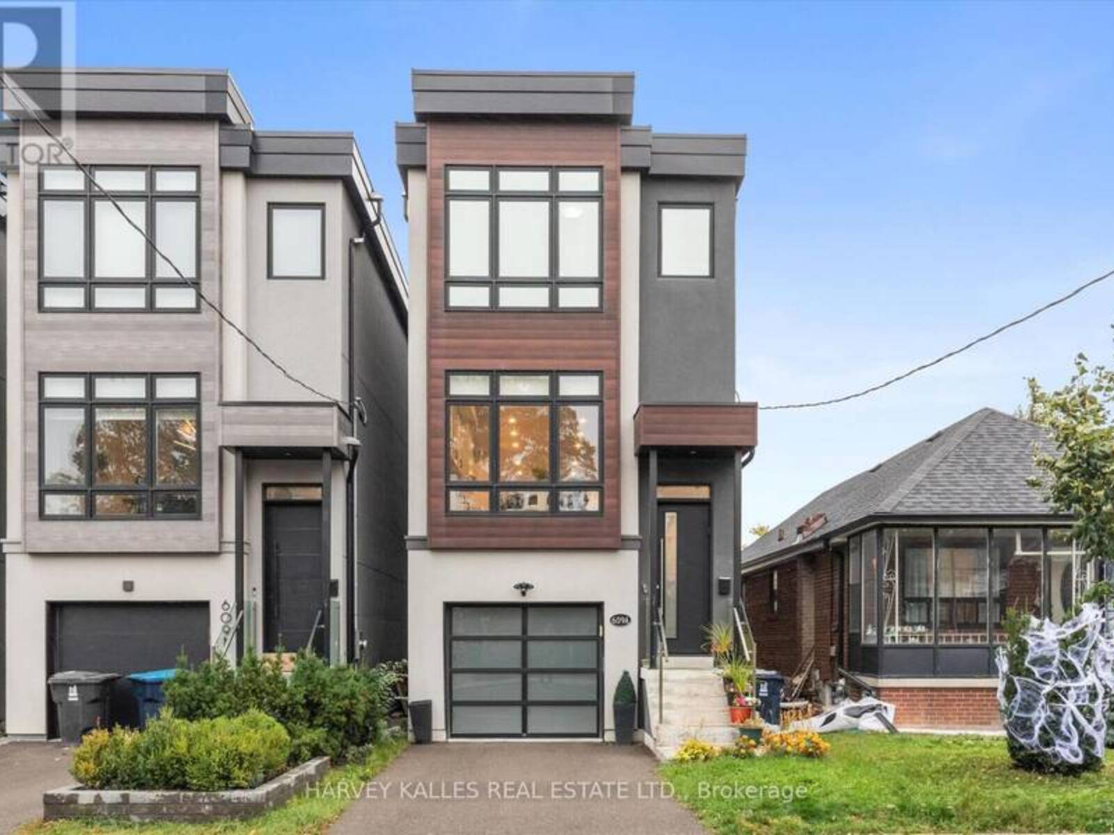 609A HARVIE AVENUE, Toronto, Ontario M6E 4M3