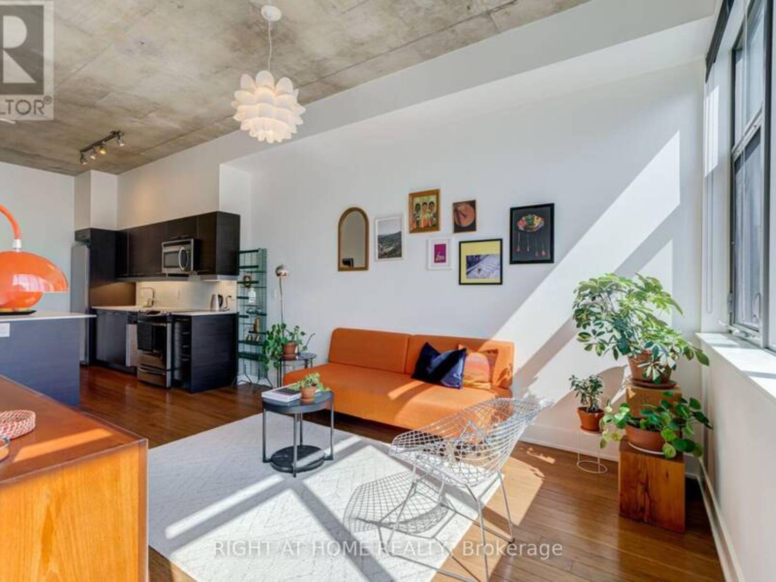 805 - 90 TRINITY STREET, Toronto, Ontario M5A 0E4
