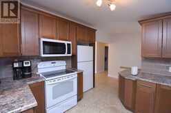 5 RONALDSHAY AVENUE | Hamilton Ontario | Slide Image Thirteen