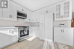 63 BILLINGHAM HEIGHTS | Aurora Ontario | Slide Image Six
