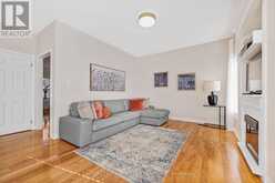 63 BILLINGHAM HEIGHTS | Aurora Ontario | Slide Image Eight